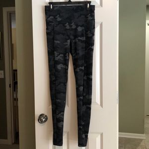 Fall 2020 Cabi Camo leggings